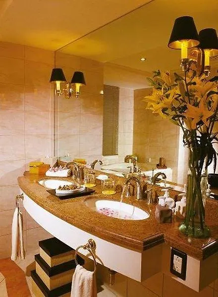 Fraser Place Manila Makati City 5*,  Philippines