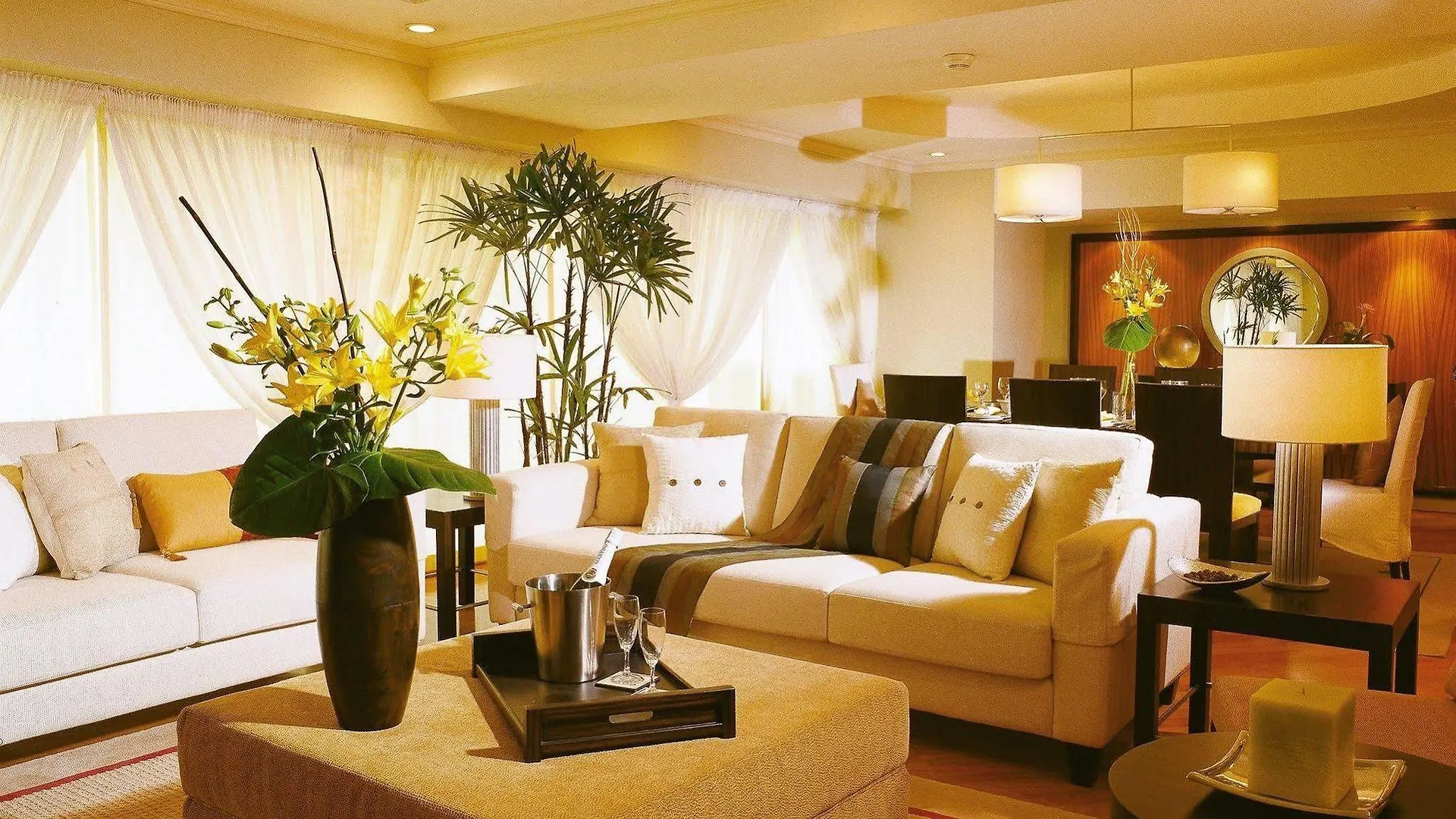 Fraser Place Manila Makati City 5*,